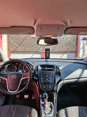 Opel astra j 2011 - imagine 4