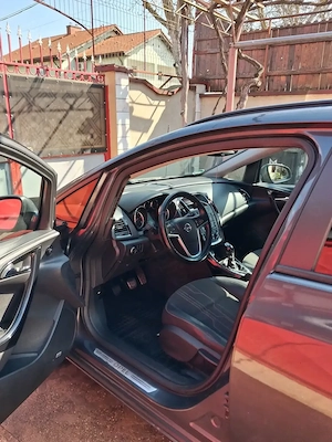 Opel astra j 2011 - imagine 3