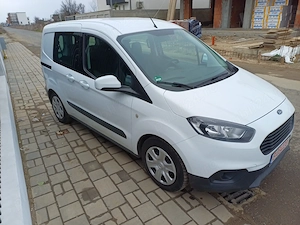 Ford Transit Courier  - imagine 4