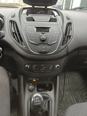 Ford Transit Courier  - imagine 6