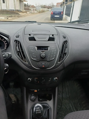 Ford Transit Courier  - imagine 8