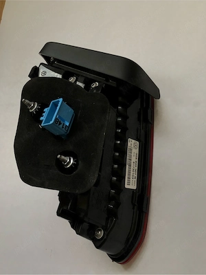 Volkswagen Arteon Lampă spate în capacul portbagajului 3G8945308N - imagine 3