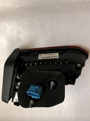 Volkswagen Arteon Lampă spate în capacul portbagajului 3G8945308N - imagine 5