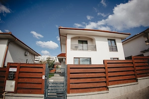 Casă individuală de vânzare | 4 camere | 3 băi | Teren 565 mp