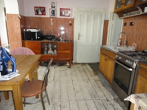 Casa solida din caramida in Parneava, teren 720 mp - imagine 14