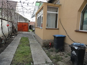 Casa solida din caramida in Parneava, teren 720 mp - imagine 4