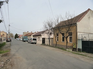 Casa solida din caramida in Parneava, teren 720 mp - imagine 3