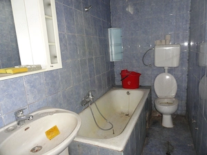Casa solida din caramida in Parneava, teren 720 mp - imagine 16