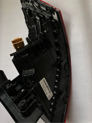 Volkswagen Arteon Lampă spate în caroserie 3G8945207J - imagine 3