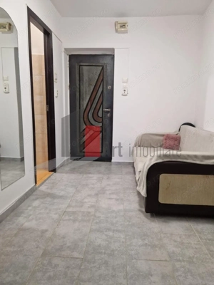 Garsoniera mare Crangasi - imagine 3