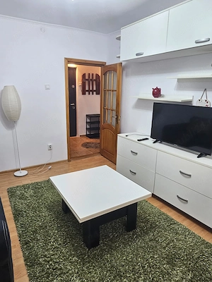 Garsoniera de inchiriat in capat 1 - imagine 2