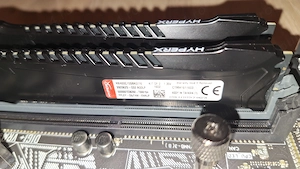 16GB RAM DDR4 HyperX Savage 3000MHz + Asus z170 Deluxe + I7 6700k - imagine 4