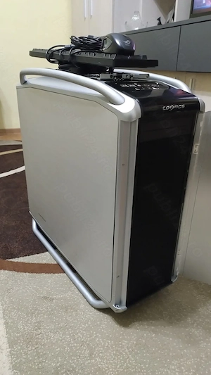 Vand carcasa Gaming Cooler Master Cosmos