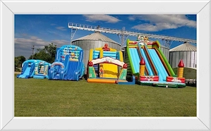 Închiriez tobogane gonflabile de diferite dimensiuni