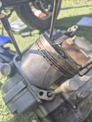 Suzuki Savage LS650 1997 motor defect - imagine 5