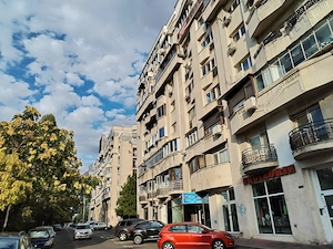 Unirii- Mamulari, spate magazin, constructie 1993, decomandat, luminos,  3 minute metrou, etaj 2 8.