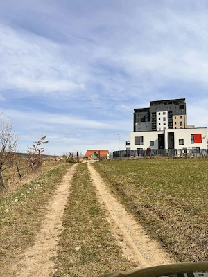 teren 708 m pătrați +Casă de finisare 138m pătrați +250 m pătrați proprietate strada privată.  - imagine 5