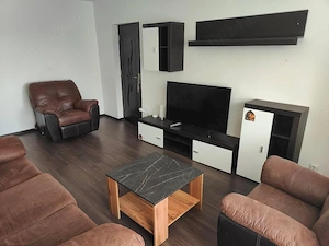 Apartament 3 camere, decomandat, loc de parcare inclus