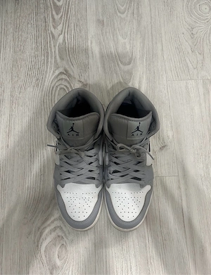 Nike Jordan 1 mid