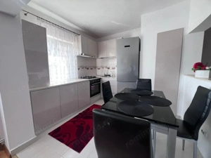 Apartament 3 camere, 2 bai, zona Ultracentrala - imagine 3