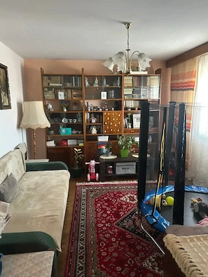 De vanzare apartament cu 4 camere, zona Favorit