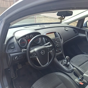 Opel Astra J  Sedan 1,4 Turbo - imagine 5