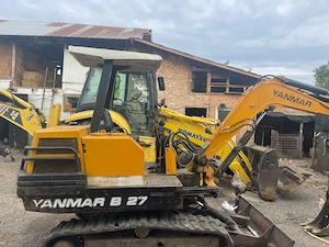 Vând miniexcavat YANMAR 