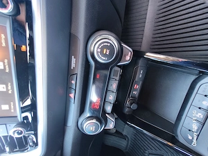 Vand Kia Stonic, an fabricatie 2020, motor 1,0 l, 120 cp, aspect si stare foarte buna - imagine 3