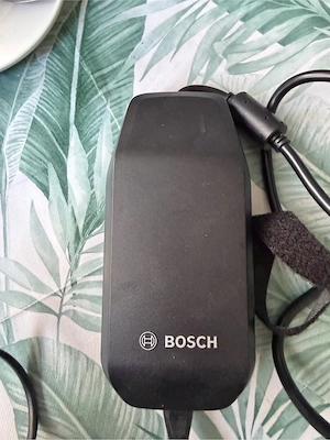 Vând baterie Bosch PowerTube 750Wh, +incarcator original - imagine 5