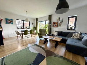 Casa spatioasa cu 5 camere, 3 bai si ciubar zona Florilor