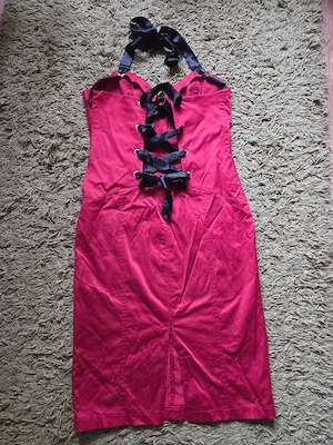 Rochie rosie din satin cu panglica neagra - imagine 4