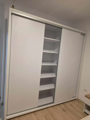 Dulap cu 3 uși culisante   stare bună   ca nou   modern   București