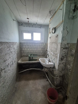 Avantajos  ! Ocazie !Vând Apt.4 cam conf.1  decomandat Zona Lunca-moroasa suprafața 99 mp - imagine 7