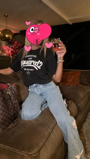 blonda cu un corp bine tonifiat 