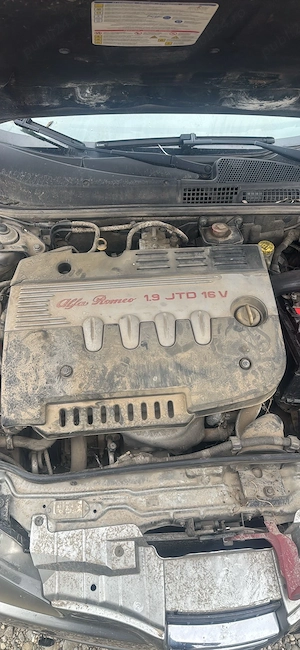 dezmembrez alfa Romeo - imagine 4