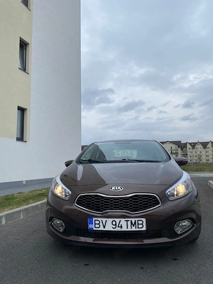 KIA Ceed 1.6 CRDI, anul 2011 - imagine 3