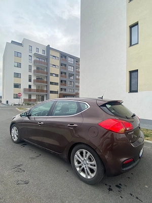 KIA Ceed 1.6 CRDI, anul 2011 - imagine 5
