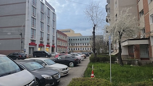 Inchiriez spatiu in Deva, zona Spitalul Judetean, suprafata utila 20 mp, compus din camera, baie si  - imagine 2