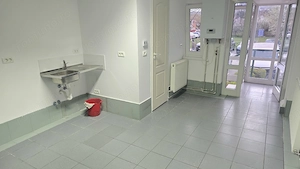 Inchiriez spatiu in Deva, zona Spitalul Judetean, suprafata utila 20 mp, compus din camera, baie si  - imagine 5