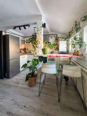 Apartament 2 camere - Domenii, etaj 2/2, centrala noua, curte, boxă, pod. - imagine 7