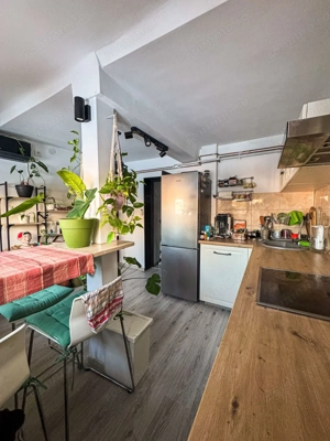 Apartament 2 camere - Domenii, etaj 2/2, centrala noua, curte, boxă, pod. - imagine 8