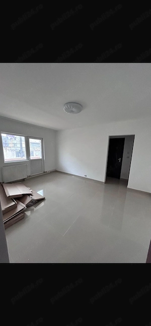 Vand Apart cu 2 Cam ,renovat 2025 ,et 1 ,pret 45.000 Euro neg 