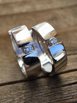 Cercei aur alb 14k CHRIST ELVETIA cu Diamant diamante brilliante Creole catusa