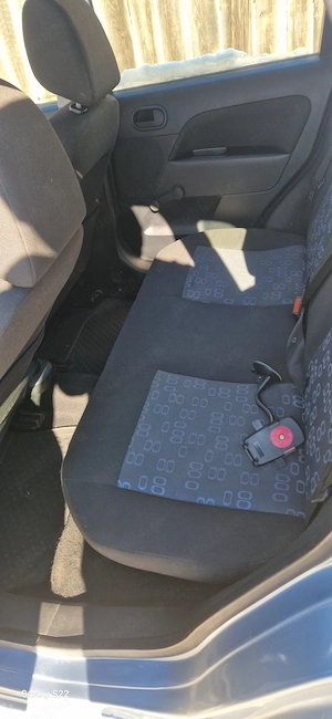 Vand Ford Fiesta 1.3 benzina an 2005 - imagine 6