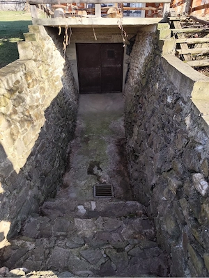 Vand casa in rosu - imagine 4