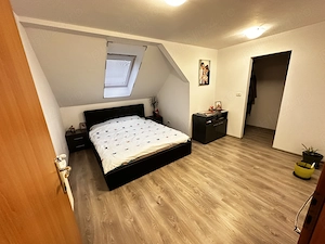 Apartament   mansarda de vanzare la curte comuna - imagine 5