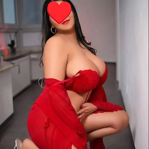 MILF în oraș azi am ajuns ! - imagine 3