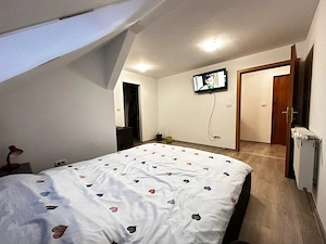Apartament   mansarda de vanzare la curte comuna - imagine 8