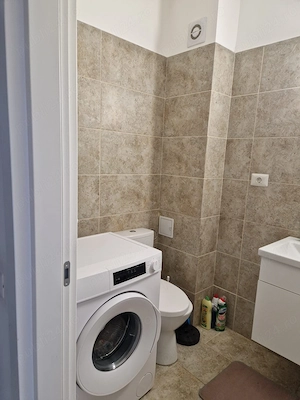 Închiriez apartament cu 2 camere - imagine 2