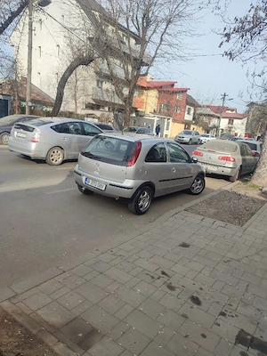 vând Opel CORSA c motor de 1 2 benzina consum mic proprietar in acte